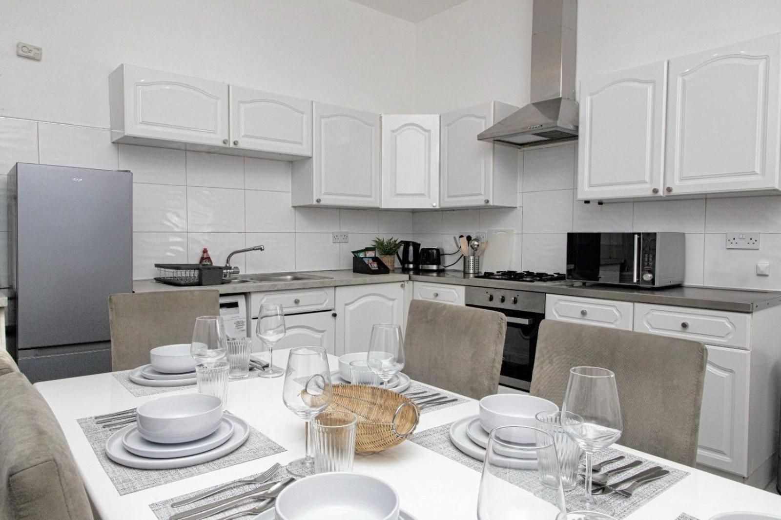 Appartamento 3 Bed, 2 Bath With Terrace & Local Entertainment